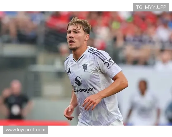 努涅斯vs霍伊伦：新生代锋线潜力差距在哪？