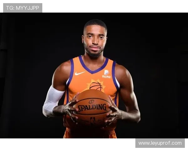 卡隆·巴特勒无球跑动制造空位，3D属性提升球队外线防守强度