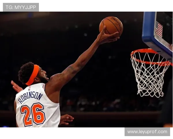 米切尔·罗宾逊通过篮下掩护提升挡拆效率，拉开与队友的得分差距